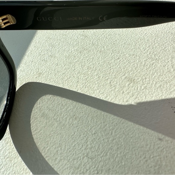 Black Gucci Oversized Sunglasses - Picture 6 of 7